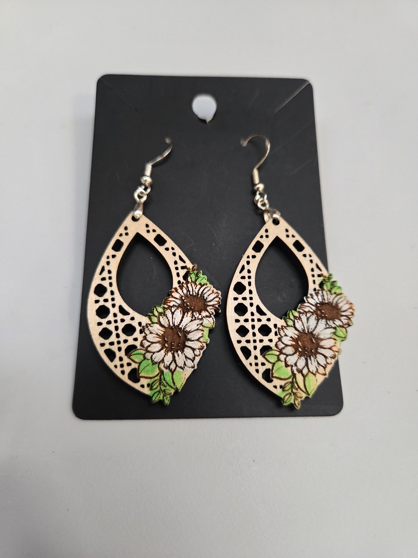 Whicker basket flower earrings.